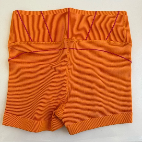 OFFLINE By Aerie Seamless Corset 2" Bike Short Biker Shorts Simply Orange Medium - Picture 3 of 8